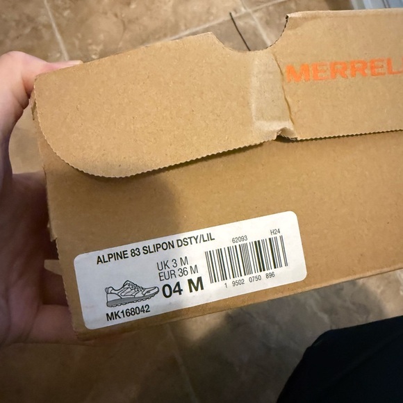 Merrell Alpine Shoes - Picture 2 of 2